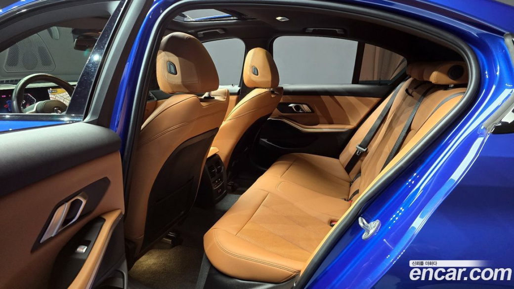 BMW 3-Series 320i M Sport, 2023