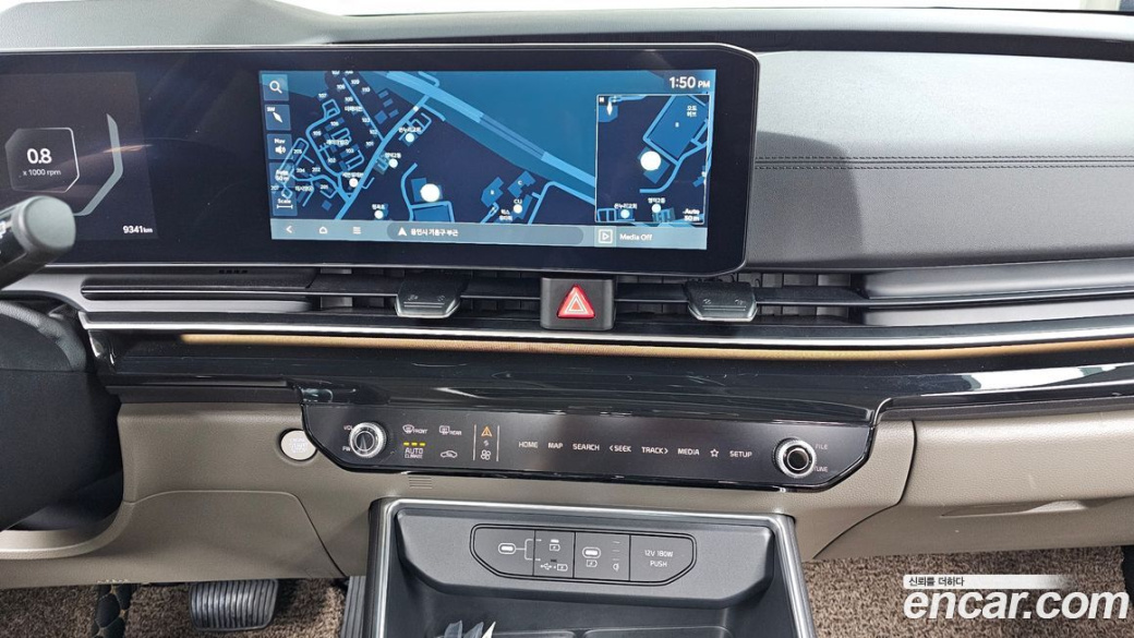 Kia Carnival 9-Seater Signature, 2025
