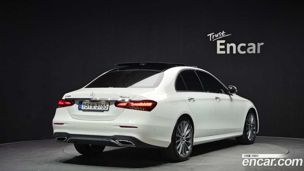 Mercedes-Benz E-Class E350 4MATIC AMG Line, 2022