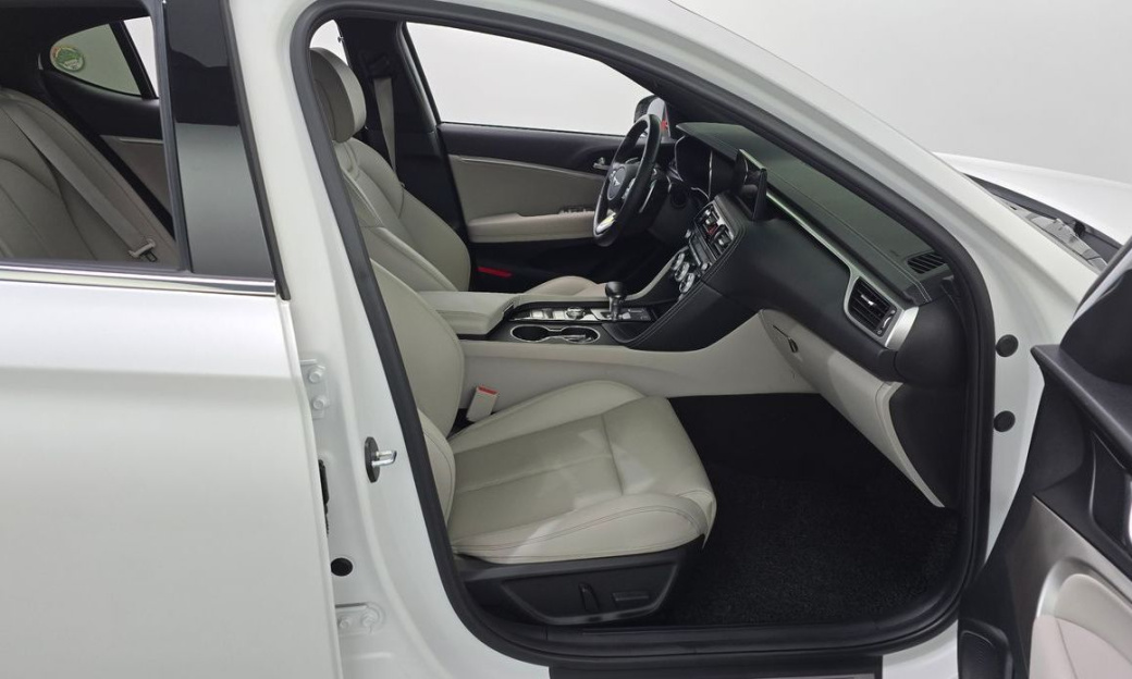 Genesis G70 Gasoline 2.0T 4WD, 2022