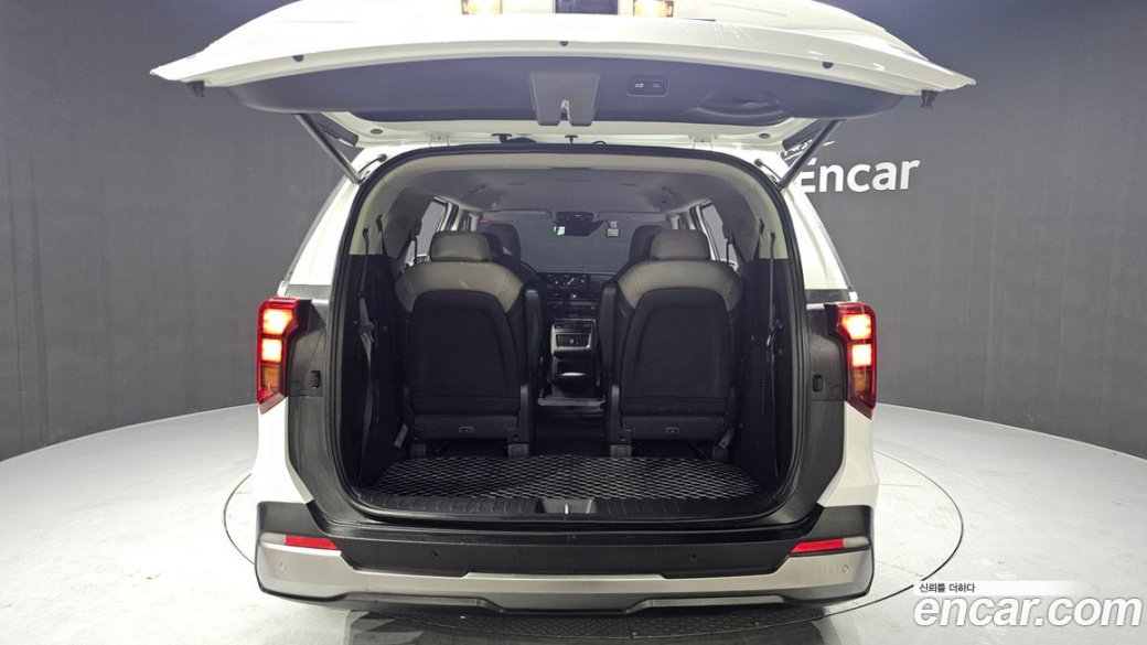 Kia Carnival 9-Seater Noblesse, 2024