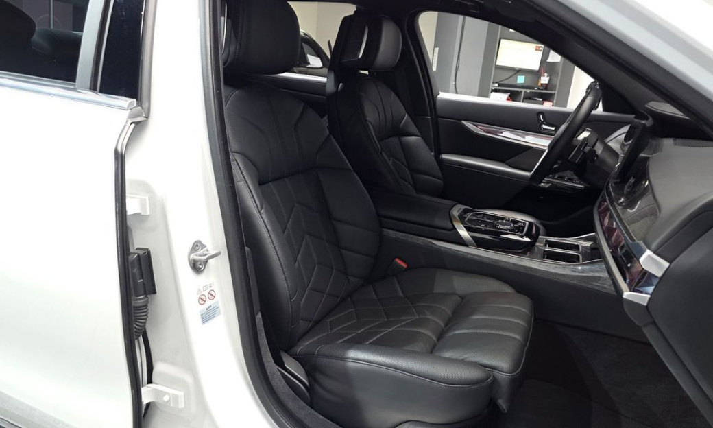 BMW 7-Series 740i xDrive M Sport, 2024