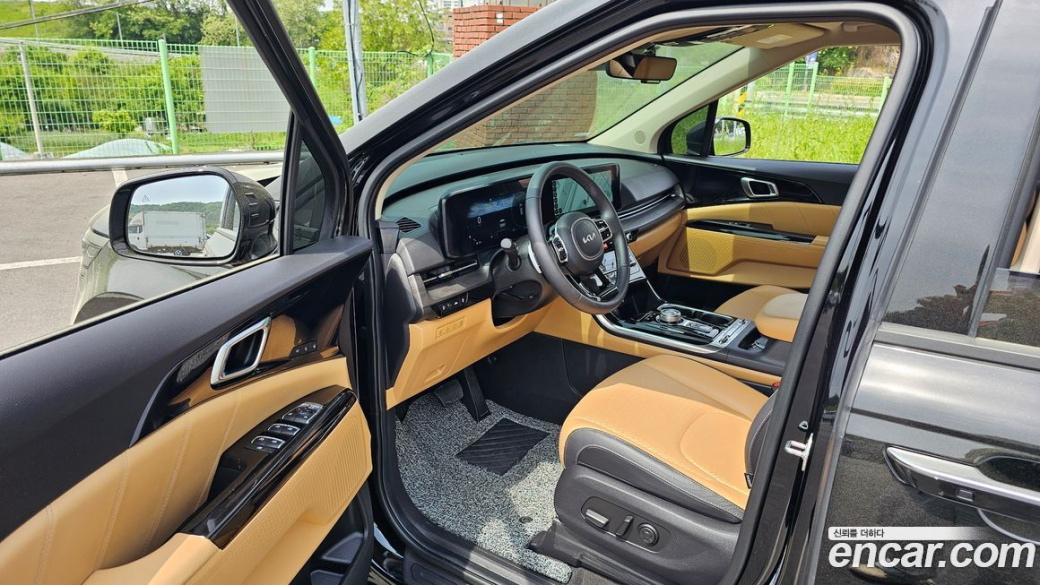 Kia Carnival 9-Seater Signature, 2023