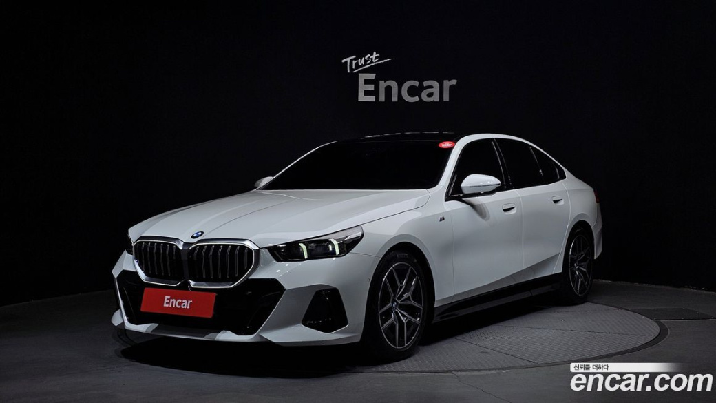 BMW 5-Series 520i M Sport, 2025