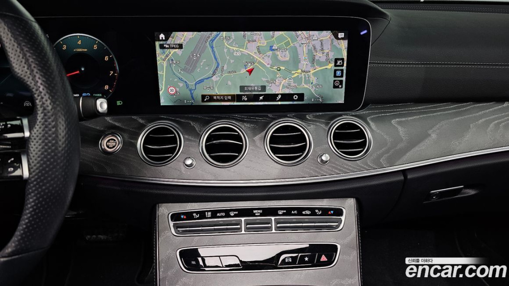 Mercedes-Benz E-Class E350 4MATIC AMG Line, 2022