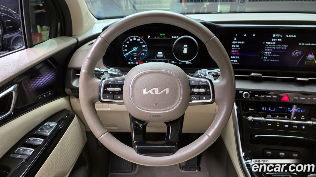 Kia Carnival 9-Seater Signature, 2022