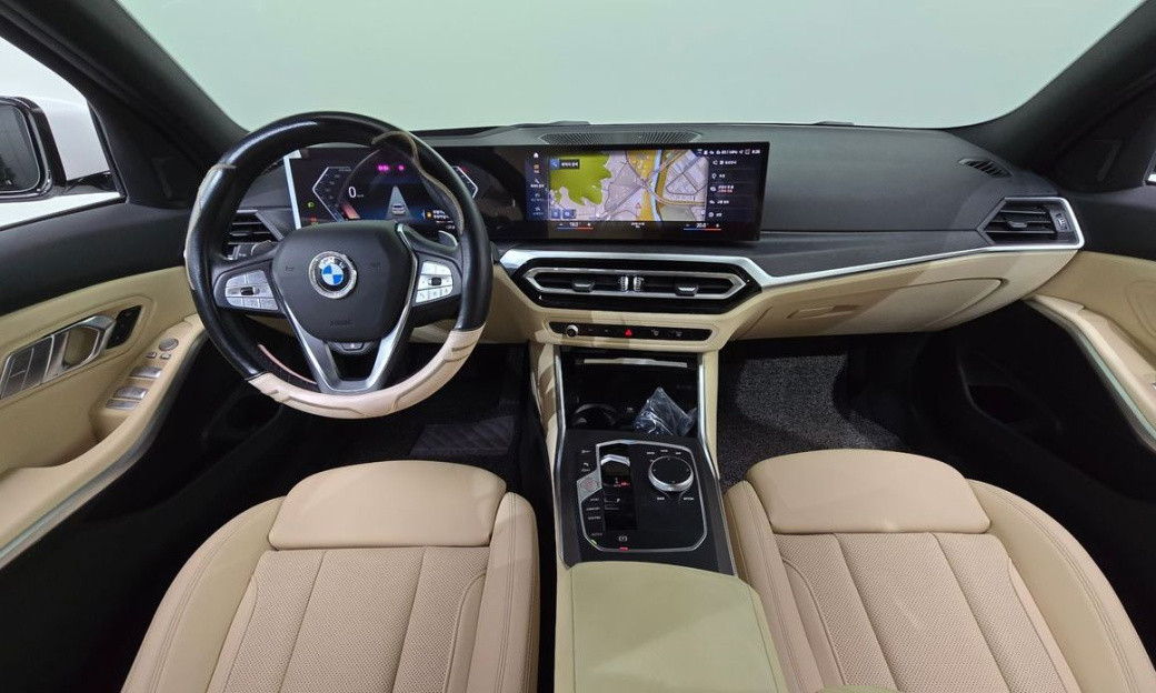 BMW 3-Series 320i, 2024