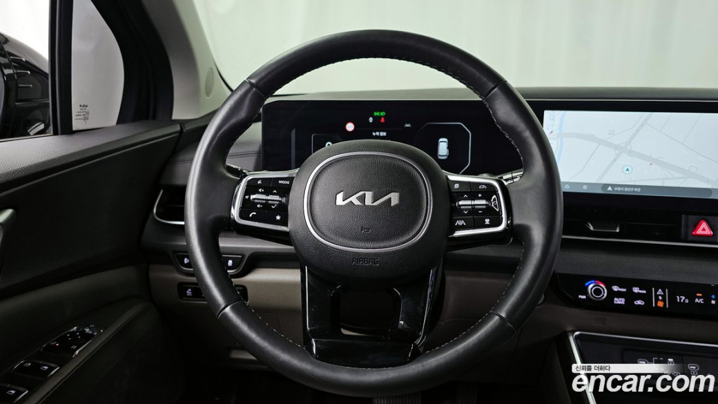 Kia Carnival 9-Seater Prestige, 2024