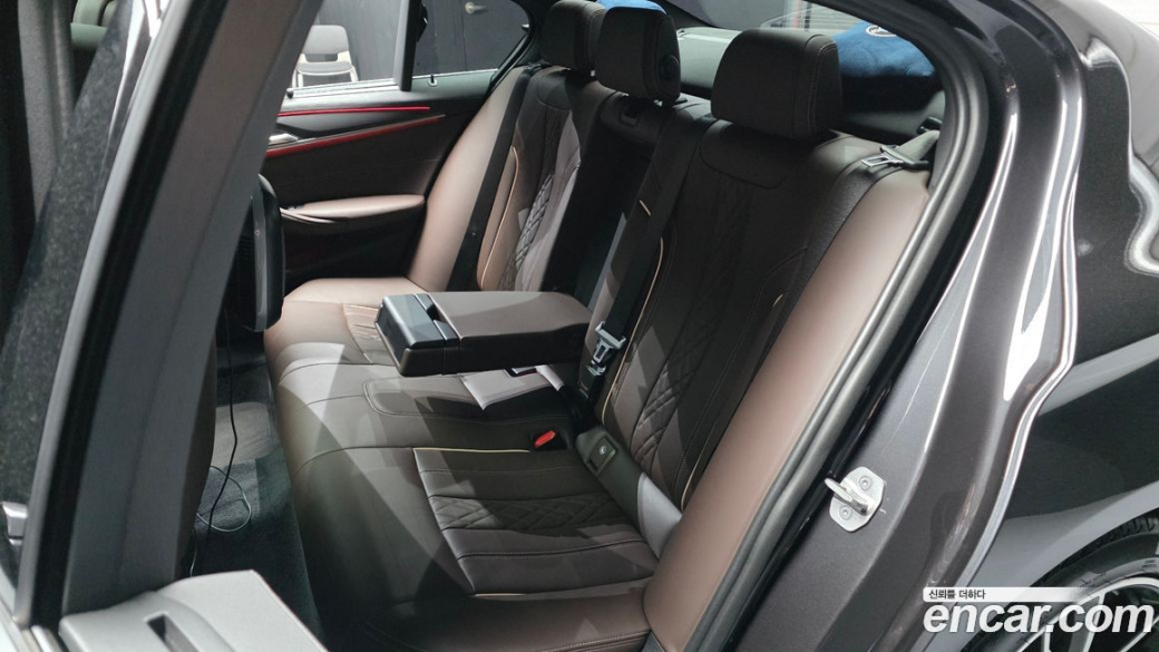 BMW 5-Series 523d M Sport, 2023