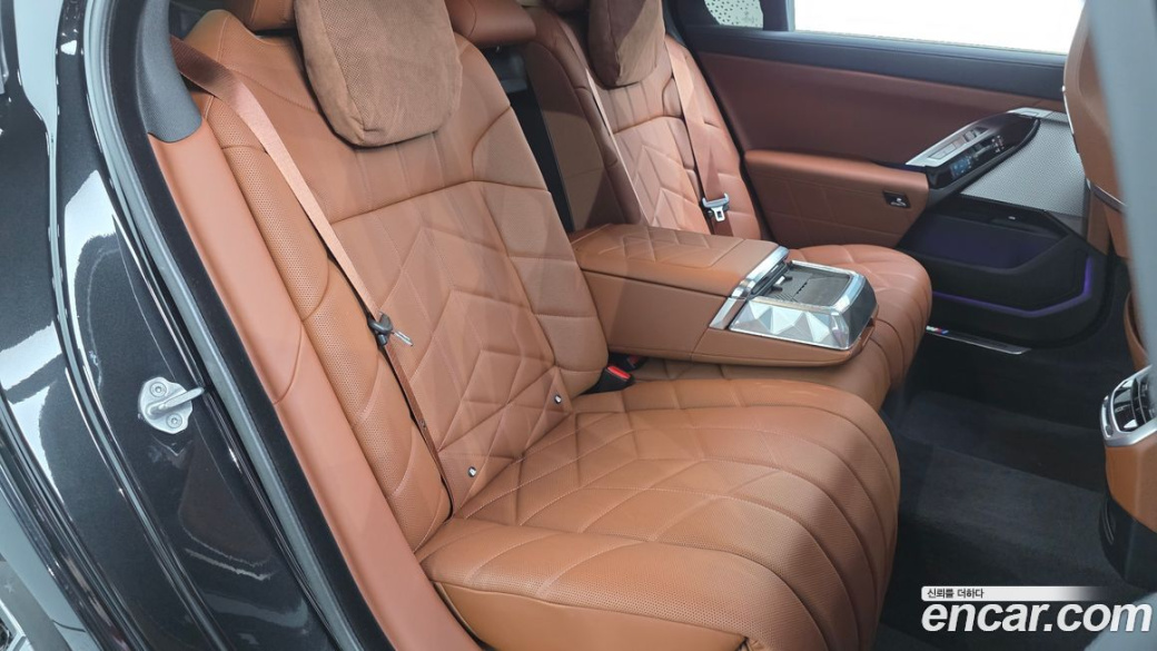 BMW 7-Series 740i xDrive M Sport, 2025