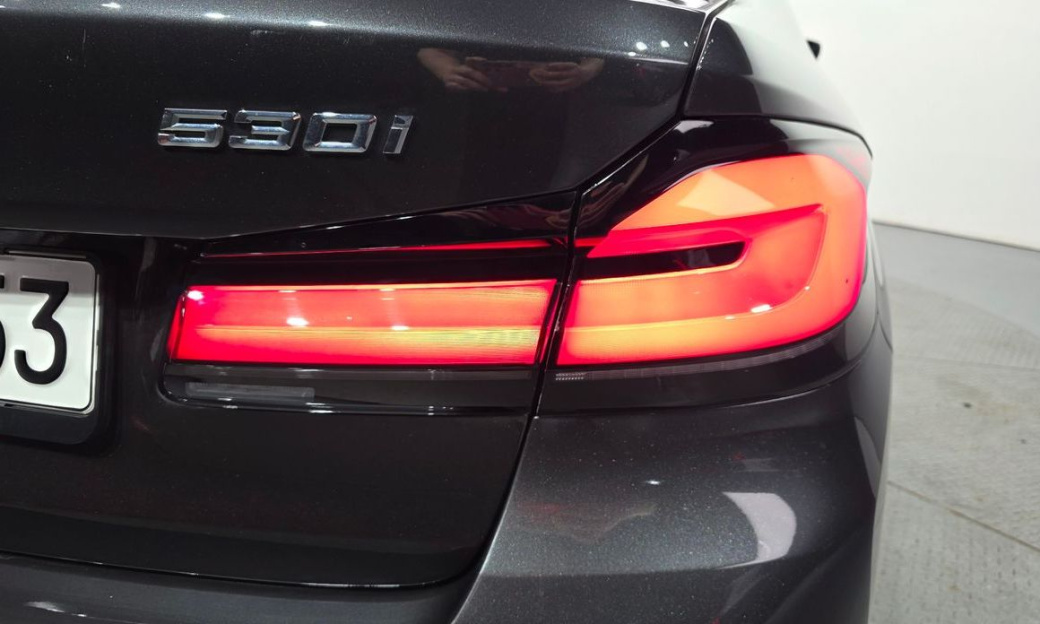BMW 5-Series 530i xDrive Luxury, 2022