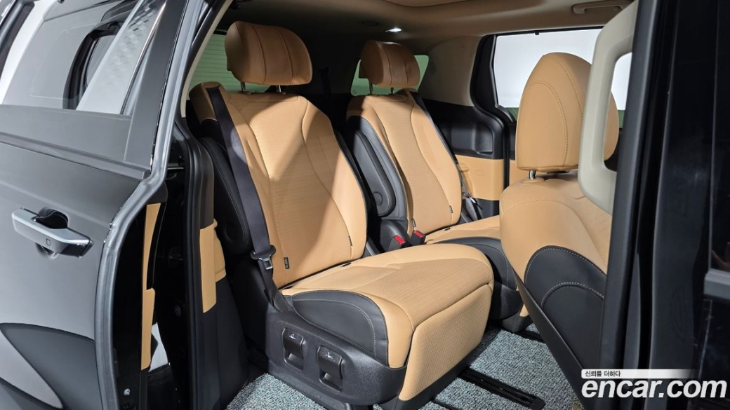 Kia Carnival 7-Seater Signature, 2022
