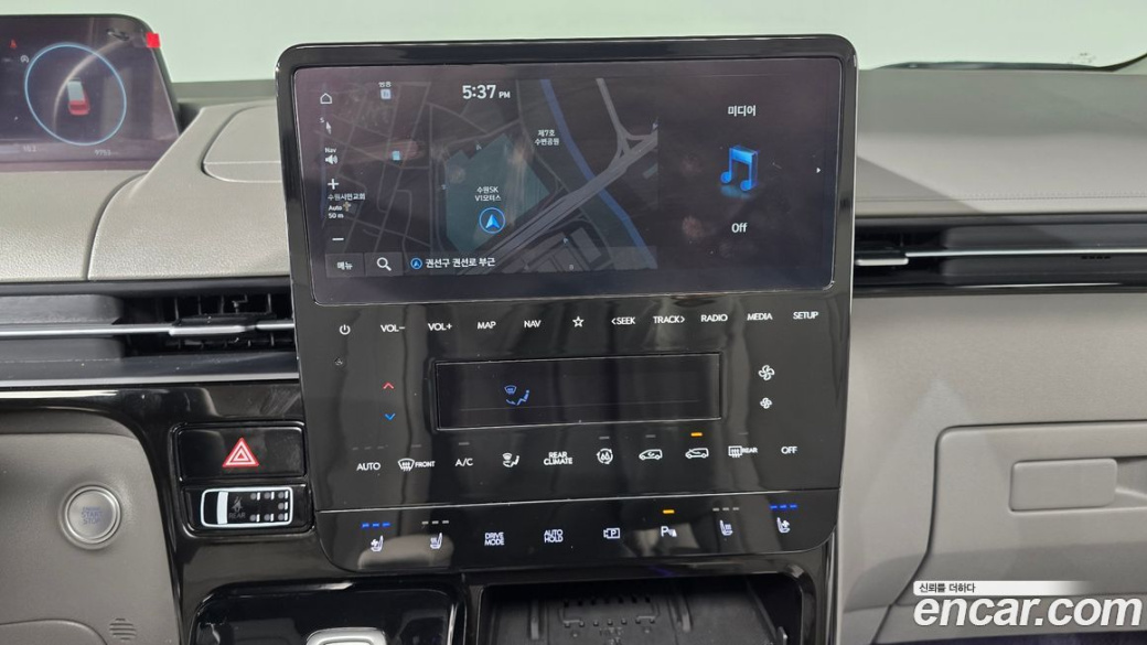 Hyundai Staria 4WD Lounge 9-Seater, 2023
