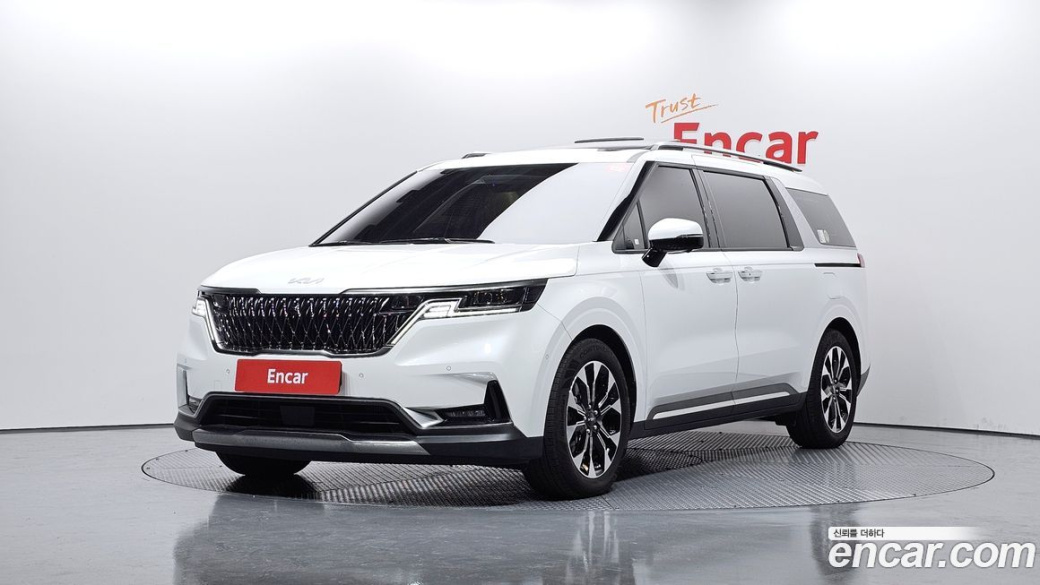 Kia Carnival 7-Seater Signature, 2023