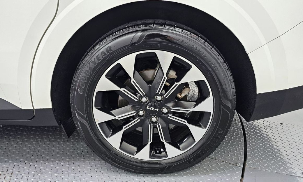 Kia Carnival 9-Seater Noblesse, 2023