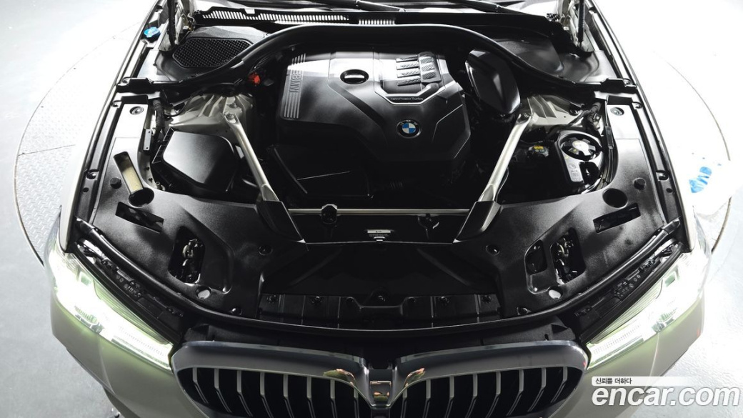BMW 5-Series 520i M Sport, 2023