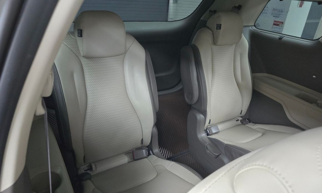 Kia Carnival 9-Seater Signature, 2023