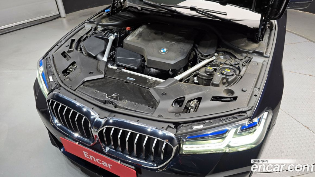 BMW 5-Series 530i M Sport Package, 2023