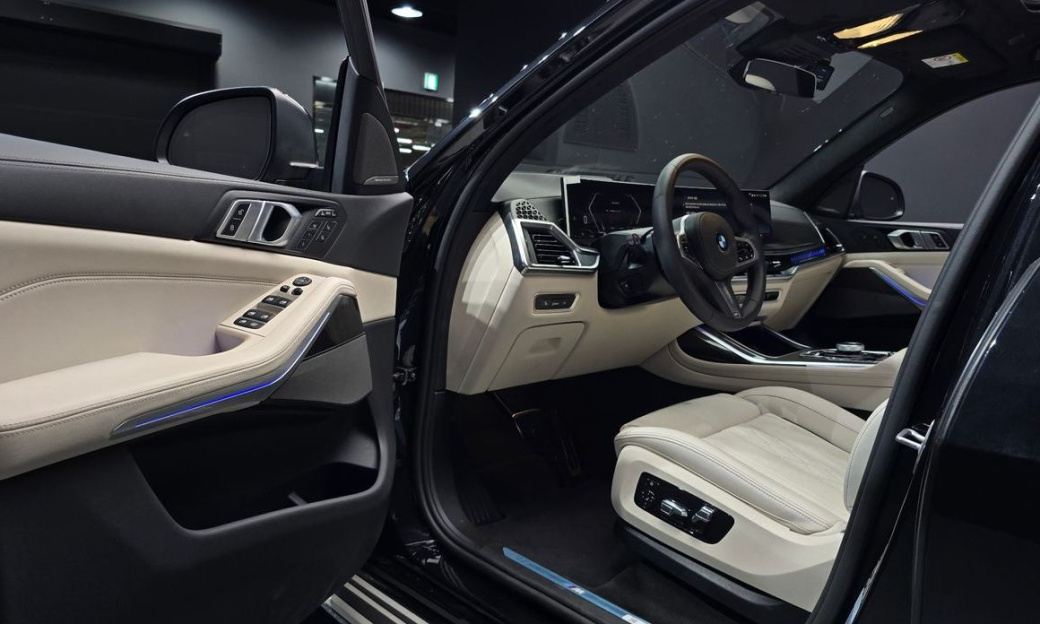 BMW X7 xDrive 40i M Sport 7STR, 2025