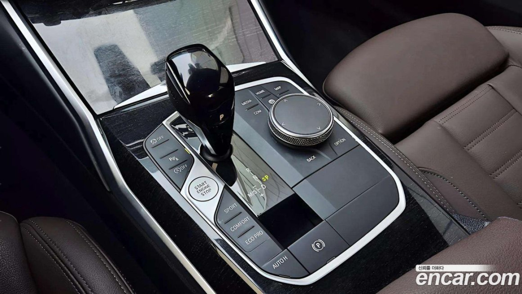 BMW 3-Series 320d Luxury, 2022