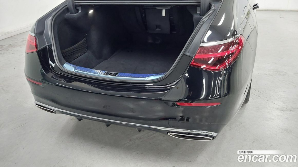 Mercedes-Benz S-Class S500 4MATIC, 2026