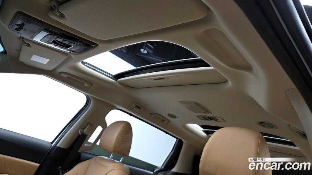 Kia Carnival 7-Seater Signature, 2023