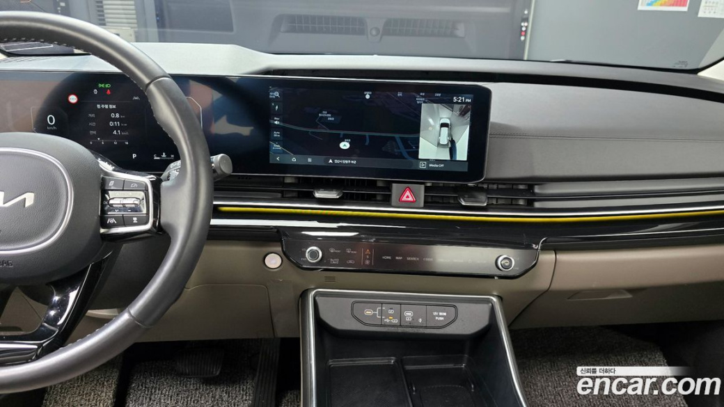Kia Carnival 9-Seater Gravity, 2024