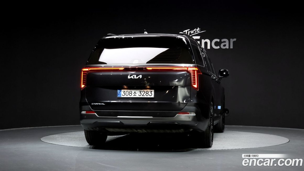 Kia Carnival 9-Seater Gravity, 2025