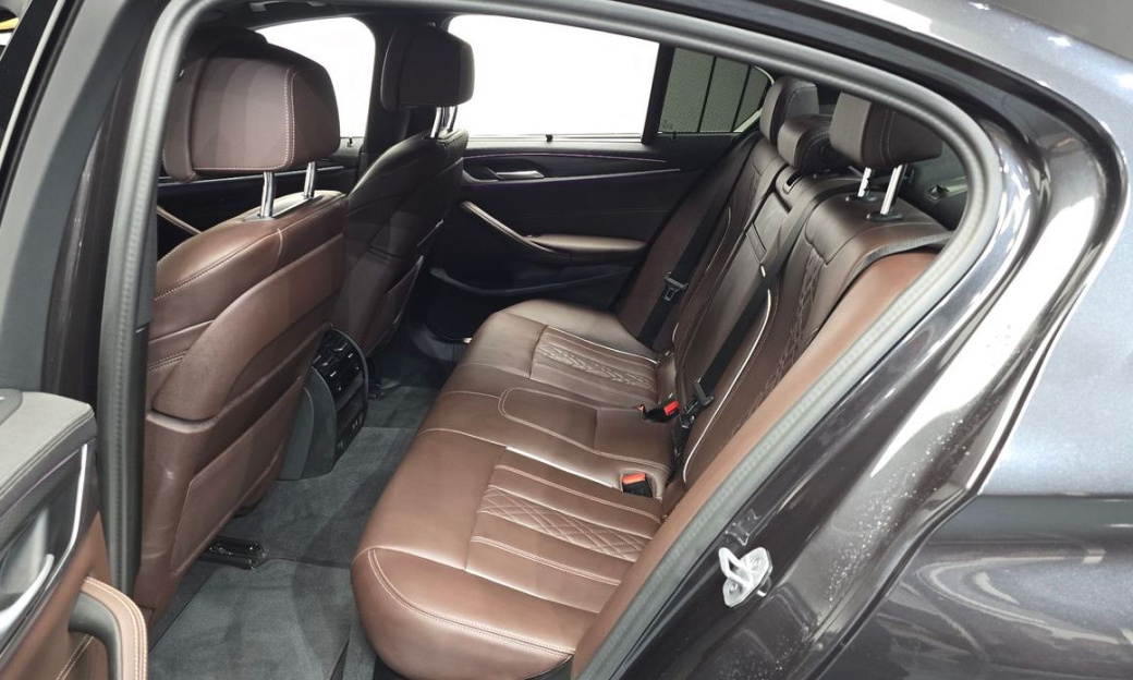 BMW 5-Series 523d M Sport, 2023