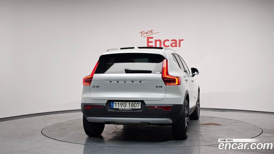 Volvo XC40 B4 Inscription, 2022