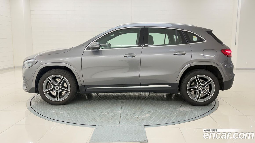Mercedes-Benz GLA-Class GLA250 4MATIC, 2025