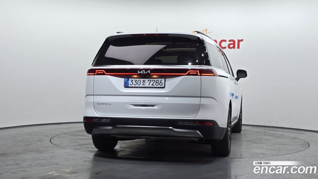 Kia Carnival 7-Seater Signature, 2023