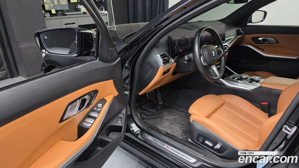 BMW 3-Series 320i M Sport, 2023