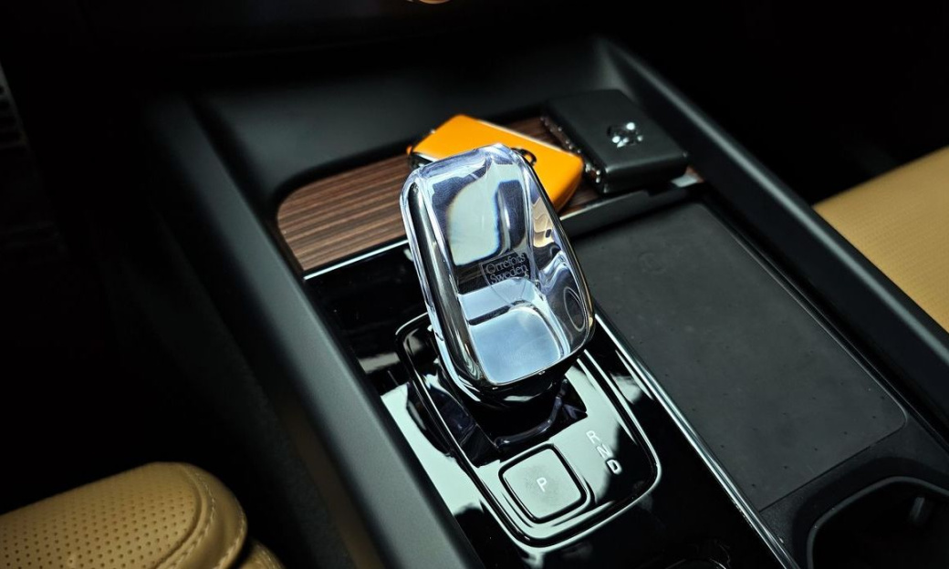 Volvo XC60 B6 Ultimate Bright, 2024