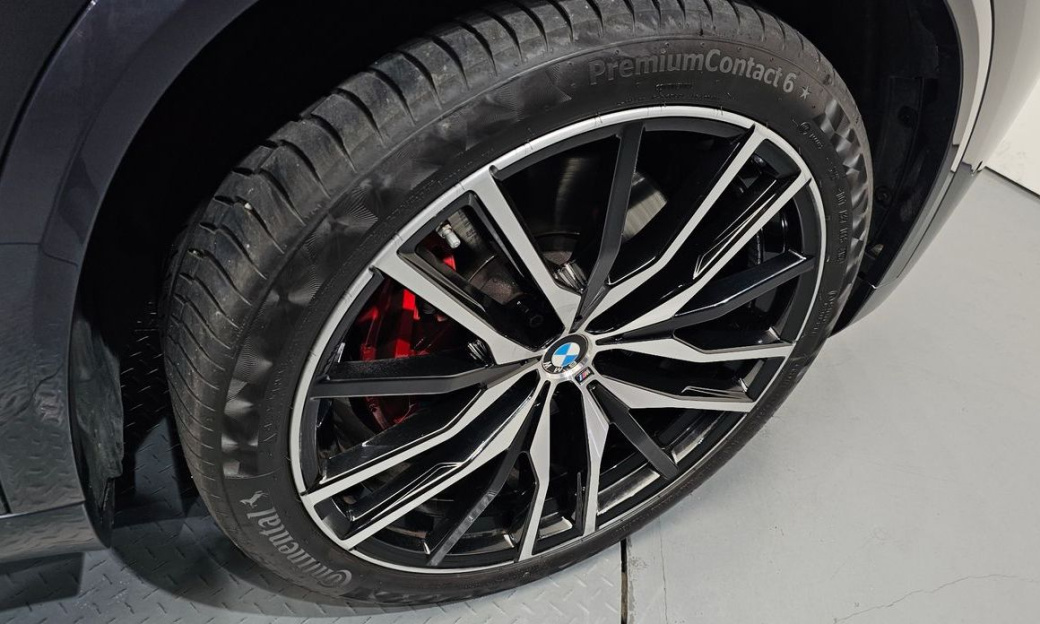 BMW X5 M50i, 2022