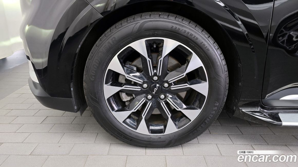 Kia Carnival 7-Seater Signature, 2023
