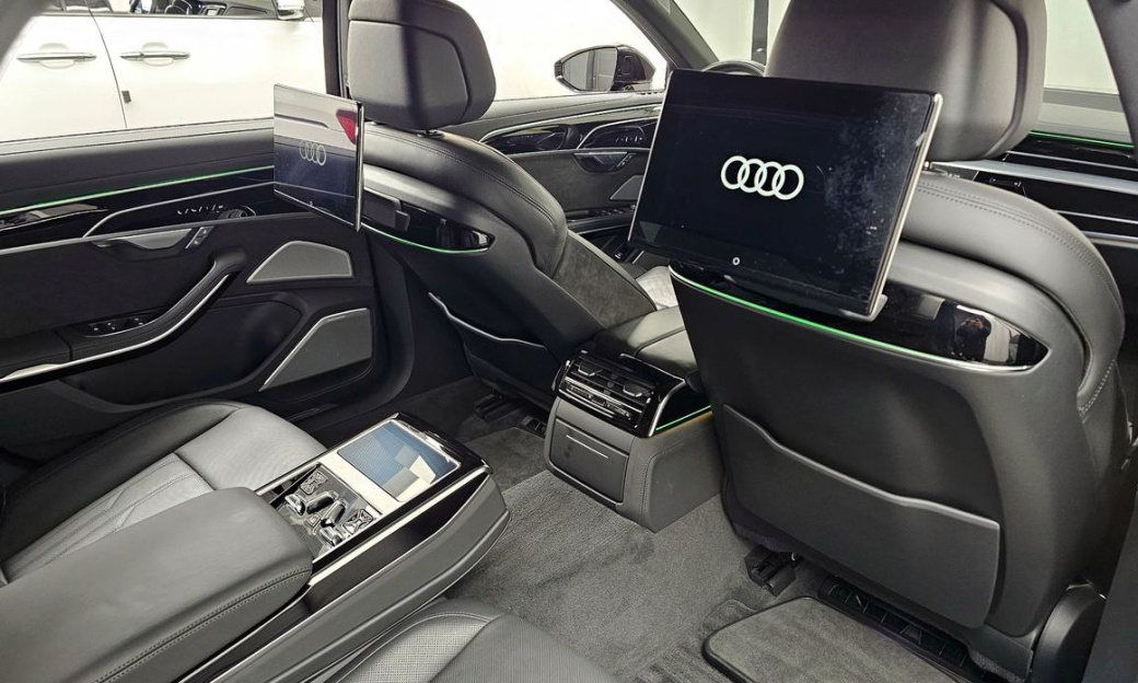 Audi A8 55 TFSI Quattro LWB, 2021