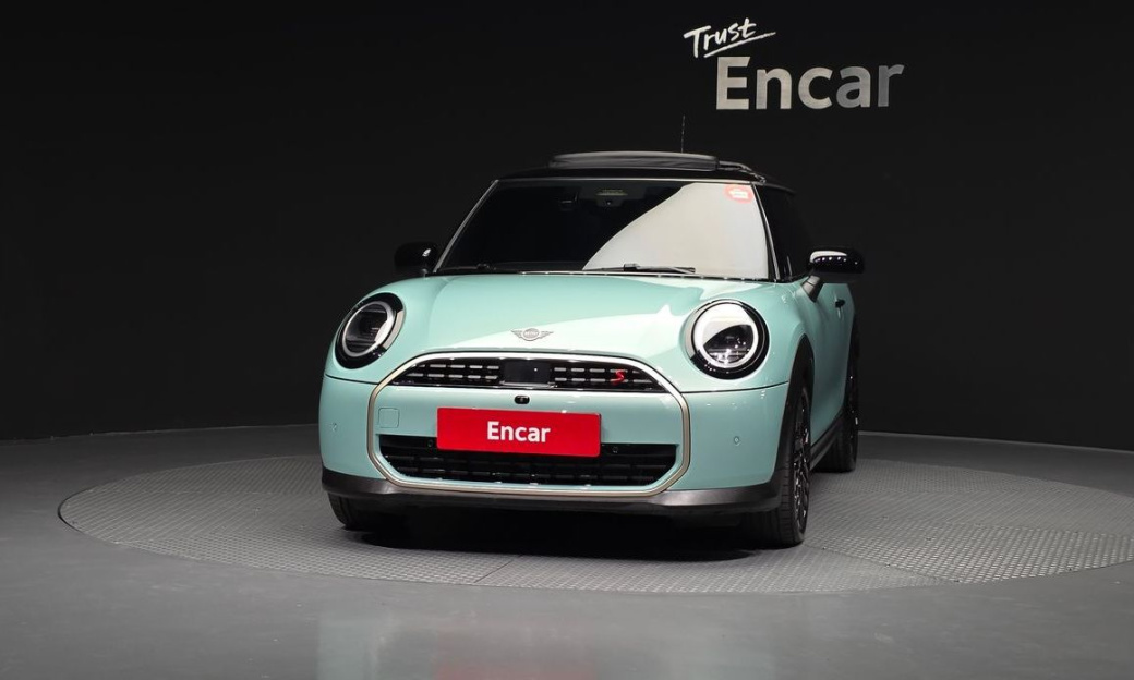 Mini Cooper Favoured, 2025