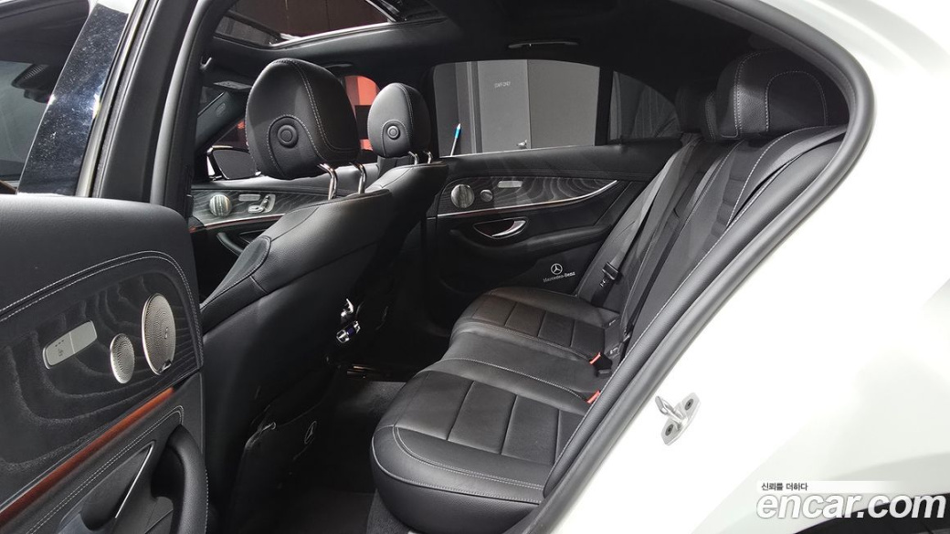 Mercedes-Benz E-Class E350 4MATIC AMG Line, 2022
