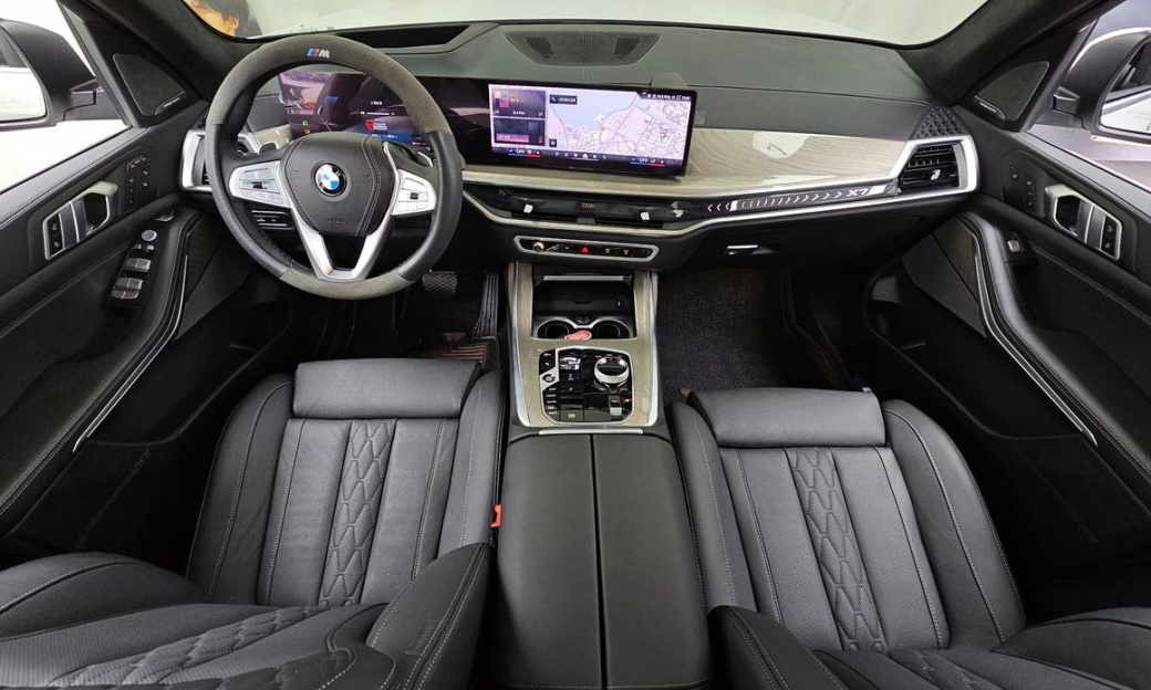 BMW X7 xDrive 40i Design Pure Excellence 7-Seater, 2024