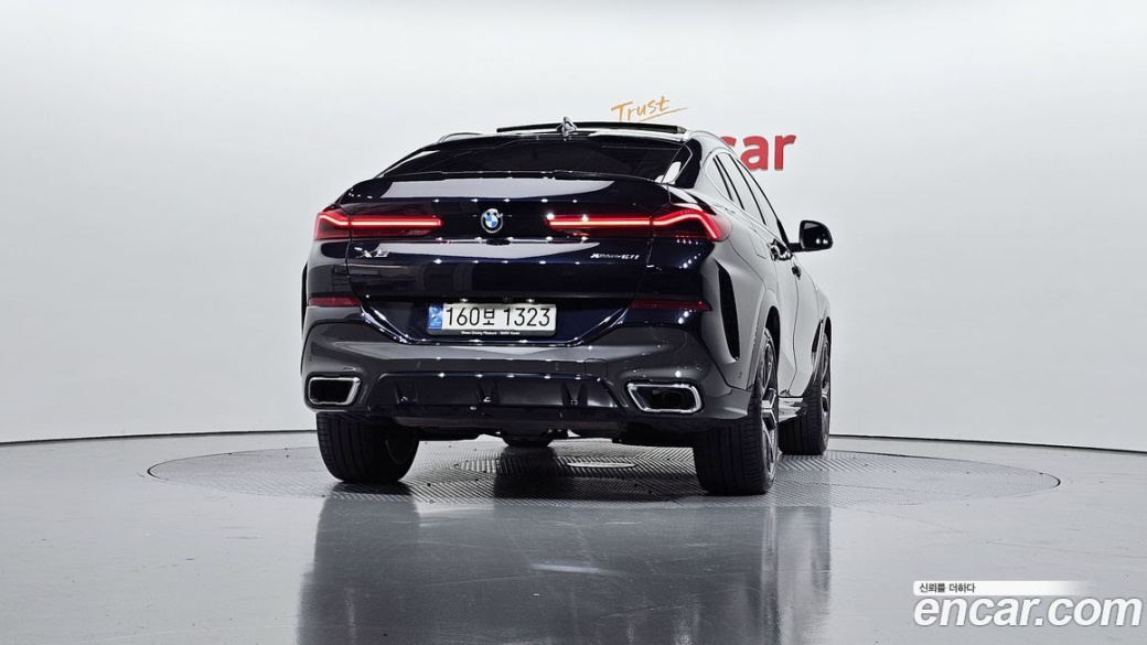 BMW X6 xDrive40i M Sport, 2022