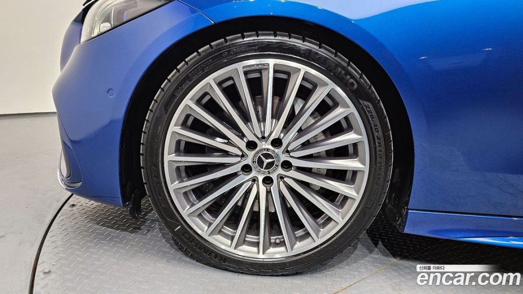 Mercedes-Benz C-Class C300 4MATIC AMG Line, 2023