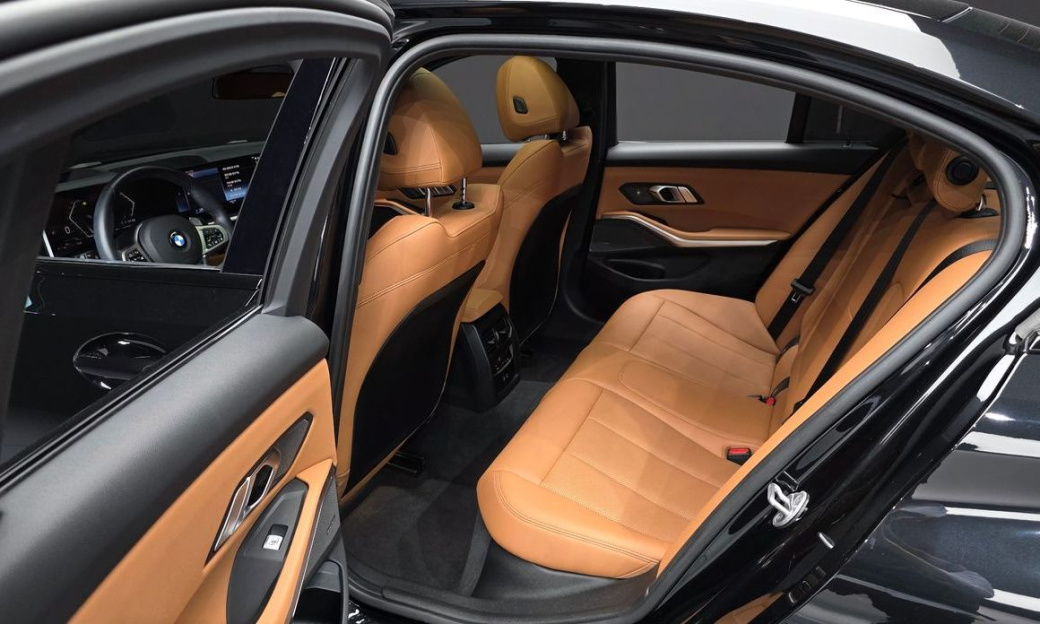 BMW 3-Series 320i M Sport, 2024