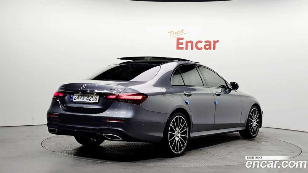 Mercedes-Benz E-Class E350 4MATIC AMG Line, 2023
