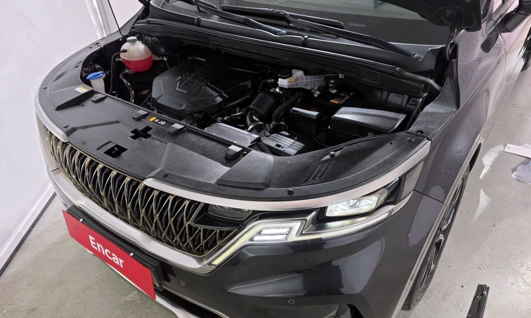 Kia Carnival 7-Seater Outdoor, 2023