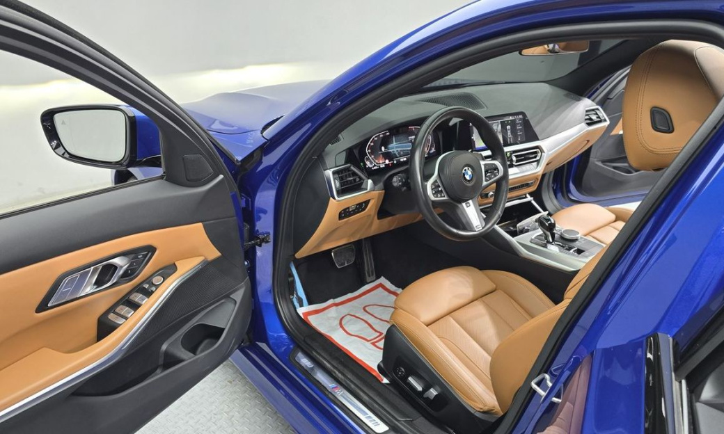 BMW 3-Series 320i M Sport, 2022
