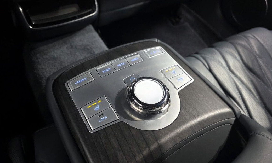 Genesis G80 Gasoline 2.5 Turbo AWD, 2025