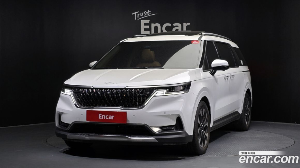 Kia Carnival 7-Seater Signature, 2023