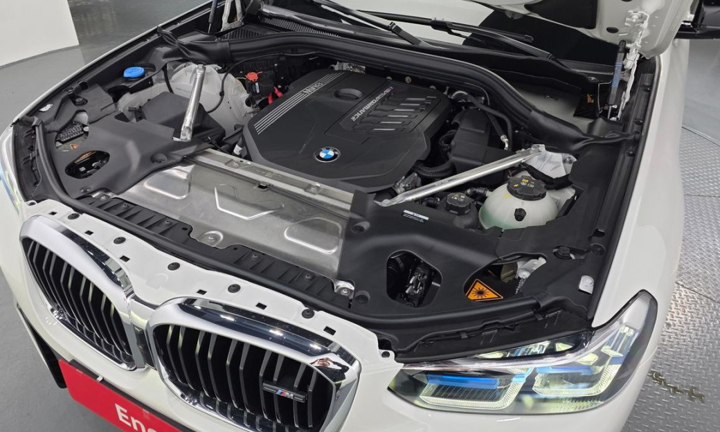 BMW X4 xDrive M40i, 2025
