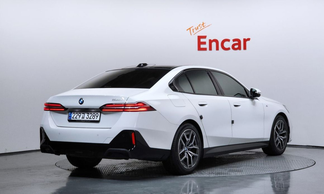 BMW 5-Series 520i M Sport, 2024